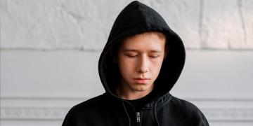 cottonbro chico capucha depre