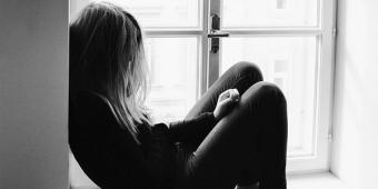 depresion chica ventana