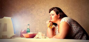 mujer obesa come tele1