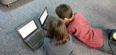 niños ordenador portatil