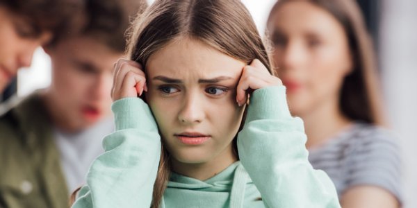 Factores psicológicos que explican el exceso de medicación en adolescentes con dolor crónico