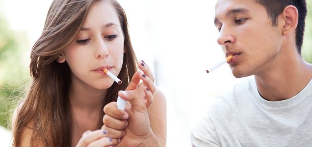 El consumo de tabaco como automedicación de depresión/ansiedad entre los jóvenes: Resultados de un estudio con método mixto
