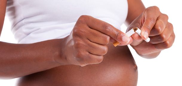Cómo el tabaquismo materno y la depresión prenatal influyen en el riesgo de depresión posparto