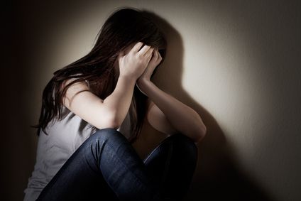 Irritabilidad y agresión provocada por rechazo en adolescentes y adultos jóvenes