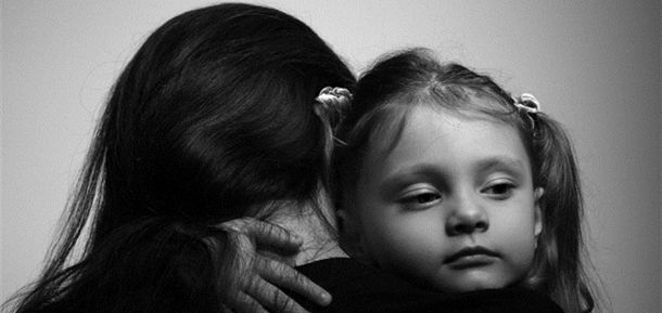 Los aumentos en los factores estresantes antes y durante la pandemia de COVID-19 en los Estados Unidos están asociados con la depresión entre las madres de mediana edad