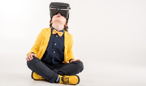Estudian el uso de la realidad virtual para reducir la ansiedad y la sensación de dolor de los niños en la vacunación